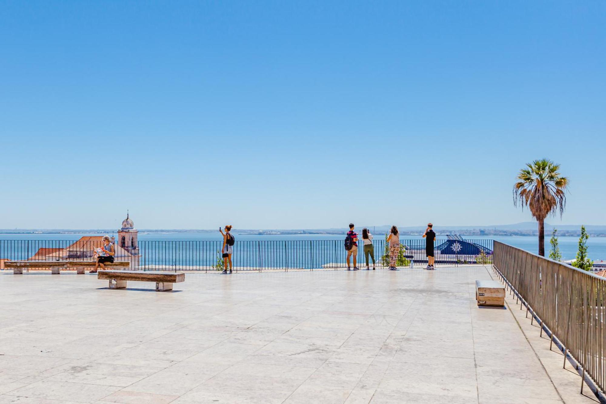 Visit Lisbon4Fun - Alfama Apartment Exterior photo